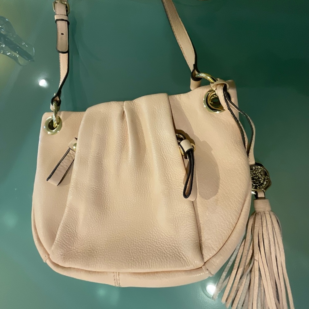 VINCE CAMUTO PINK PEBBLED LEATHER CROSSBODY BAG DOUBLE FRONT ZIP POCKETS TOCARRY